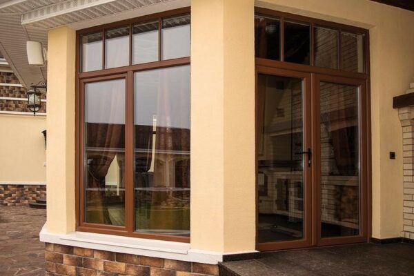 Вхідні двері REHAU: за що їх цінують та чому купують найчастіше