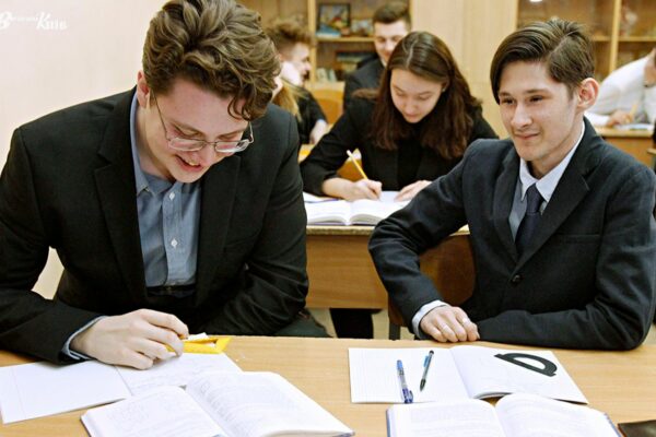 Як підлітку обрати майбутню професію: сучасна профорієнтація для школярів та абітурієнтів в Україні